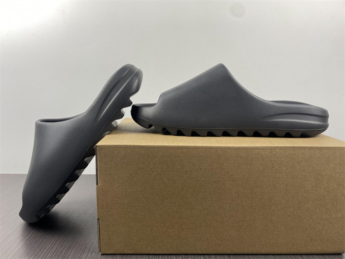 KICKWHO Adidas Yeezy Slide Onyx HQ6448