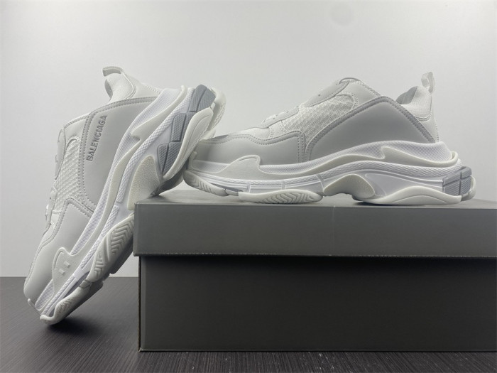 KICKWHO BLCG TRIPLE S SNEAKER 536737 W2F54 1200