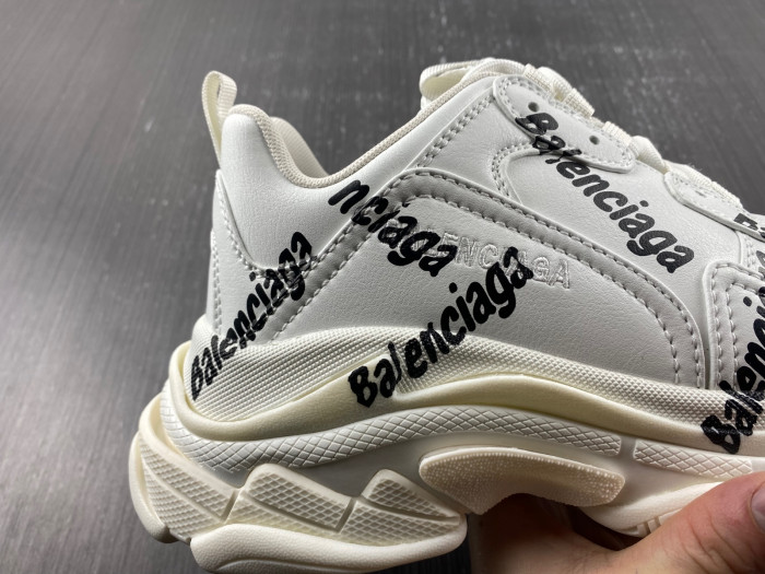 TB BLCG TRIPLE S SNEAKER 524039 W2FAB 9010