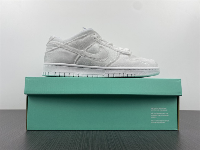 KICKWHO Dover Street Market x Nike Dunk Low Triple White DH2686-100