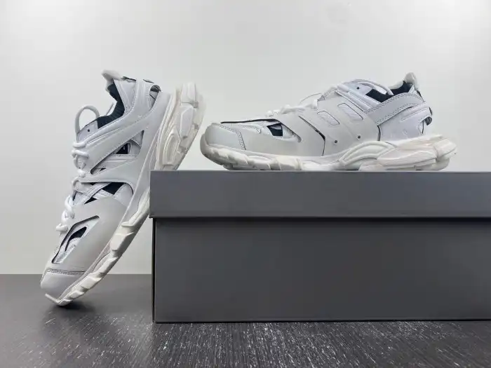 Rep LY BLCG TRACK SNEAKER 736328 W3SKC 9010