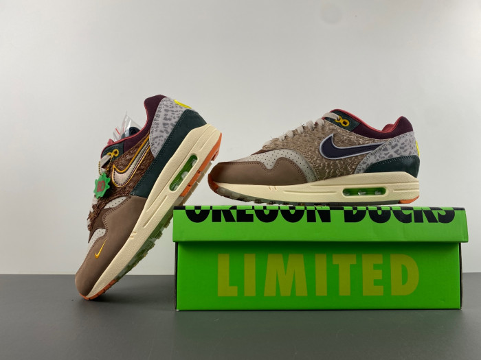 KICKWHO Nike Air Max 1 '87 Luxe University of Oregon PE (2024) (Numbered) HQ2639-100