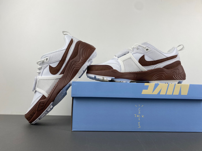 KICKWHO Travis Scott x Nike Zoom Field Jaxx Light Chocolate HQ3073-100