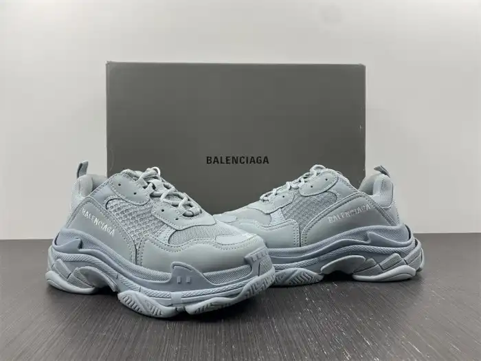 Reps LY BLCG TRIPLE S SNEAKER 524039 W2FW1 4700