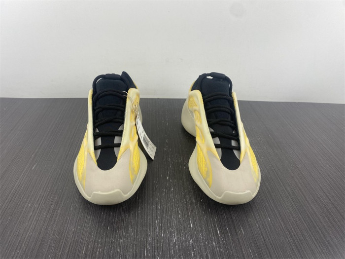 TB Adidas Yeezy 700 V3 Mono Safflower HP5425