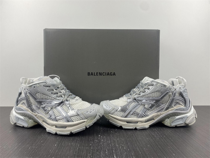 TB BLCG RUNNER SNEAKER 677402 W3RBL 8100