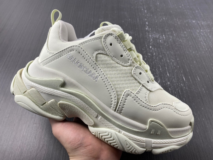 KICKWHO BLCG TRIPLE S SNEAKER 524039 W2CR5 9001