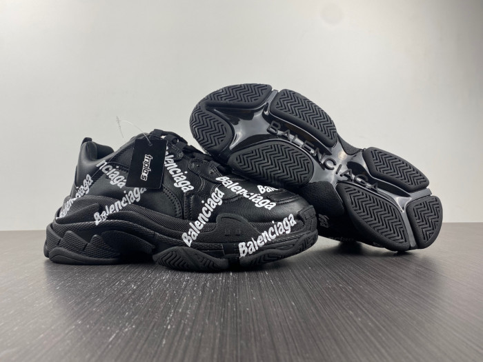 KICKWHO BLCG TRIPLE S SNEAKER 536737 W2FAB 1090