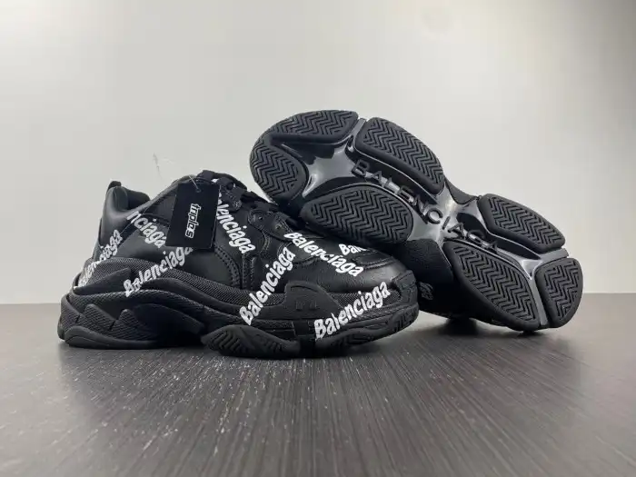 Reps LY BLCG TRIPLE S SNEAKER 536737 W2FAB 1090