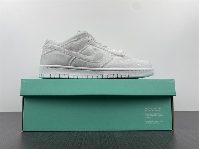 KICKWHO Dover Street Market x Nike Dunk Low Triple White DH2686-100