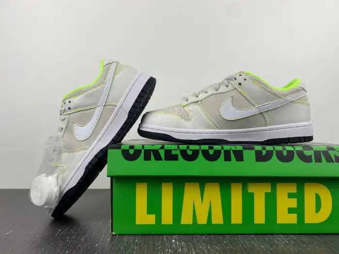 Bmlin Nike Dunk Low University of Oregon PE (2023) FQ7260-001