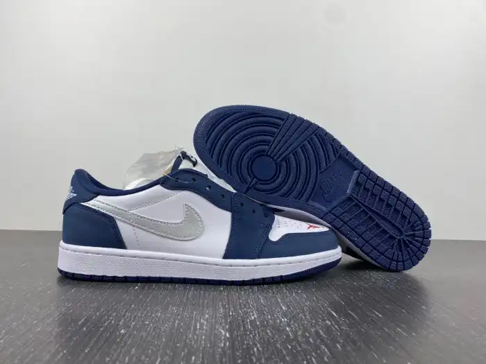 Kick Theory Jordan 1 Low SB Midnight Navy CJ7891-400