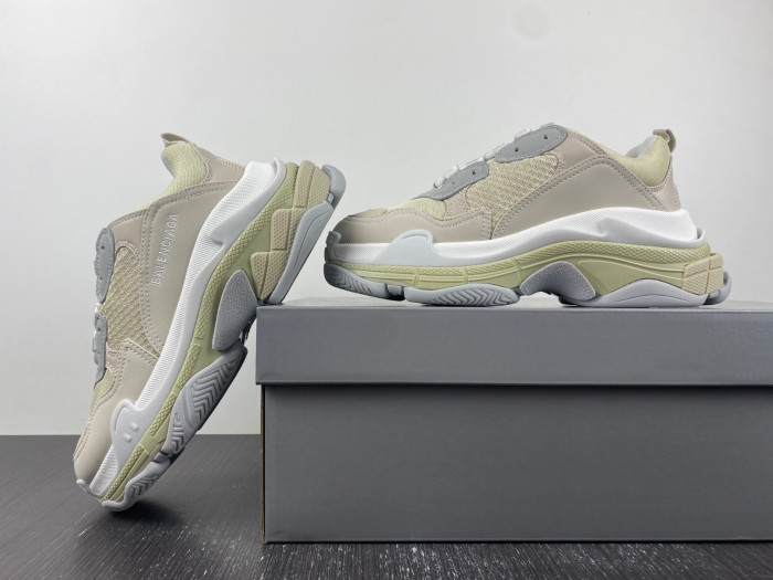 TB BLCG TRIPLE S SNEAKER 524039 W2FW4 9790