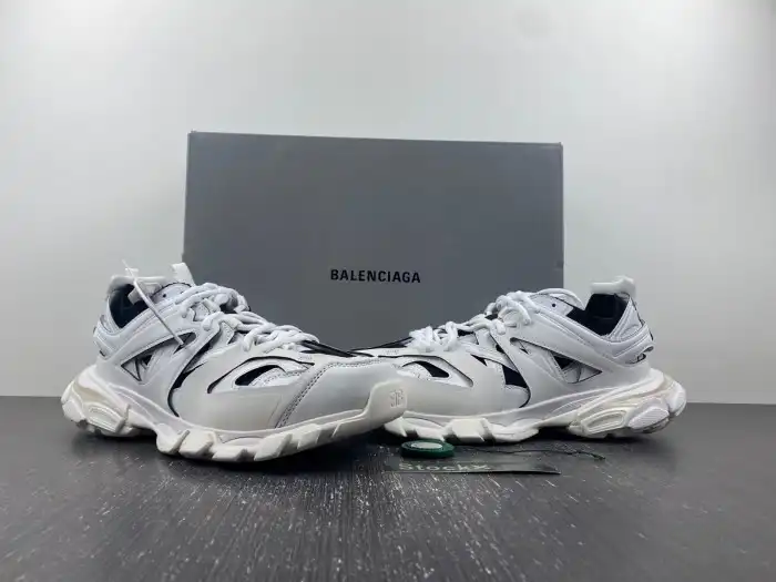 Rep LY BLCG TRACK SNEAKER 736328 W3SKC 9010