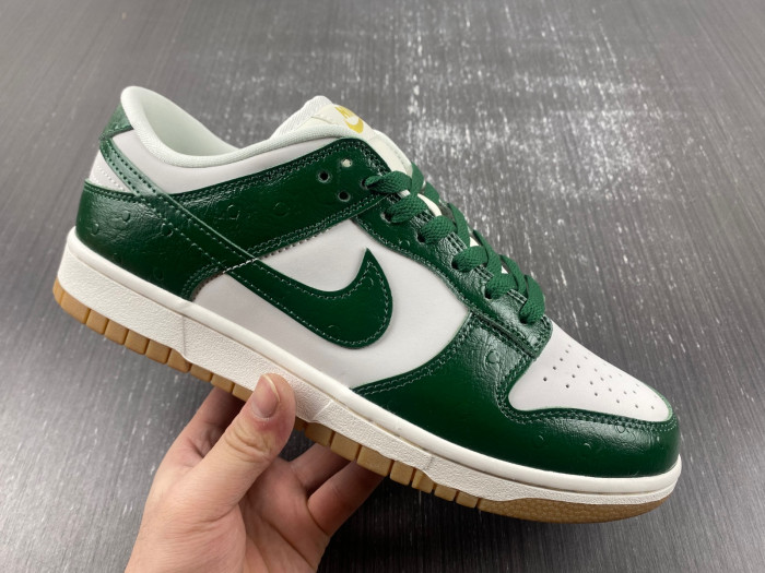 TB Nike Dunk Low LX WMNS Green Ostrich FJ2260-002