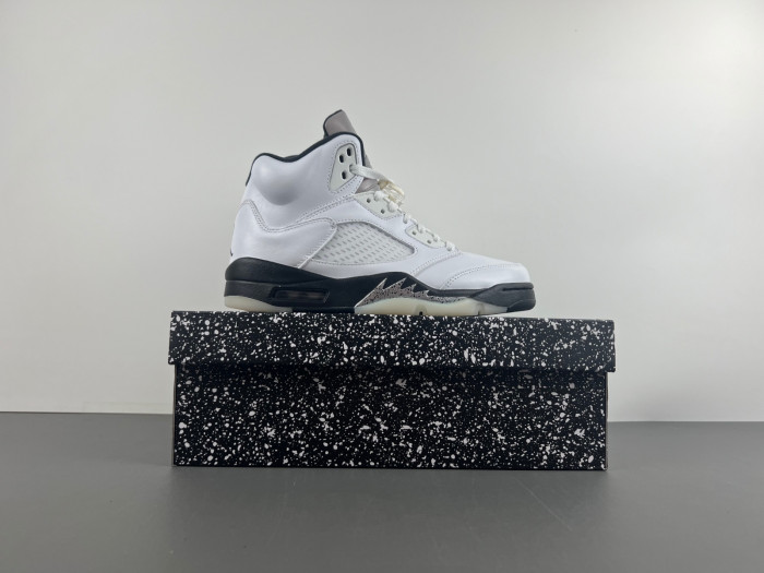 TB AIR JORDAN 5 RETRO 'WHITE BLACK' DD0587-110