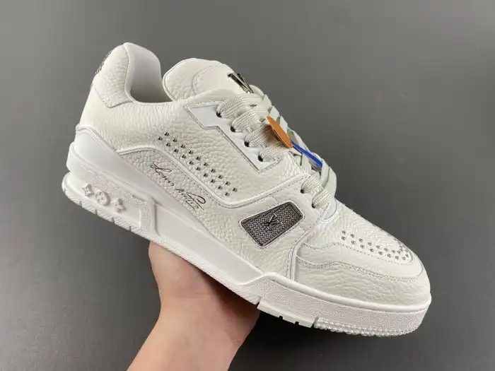 Cheap LY LV TRAINER SNEAKER 24121002