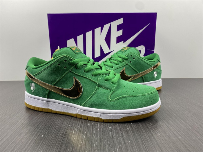 TB Nike SB Dunk Low St. Patricks Day BQ6817-303