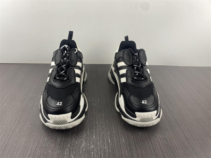 TB BLCG TRIPLE S SNEAKER 710021 W3RN3 1001