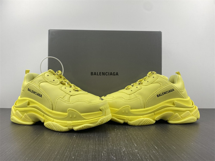 KICKWHO BLCG TRIPLE S SNEAKER 524039 W1FB5 2308