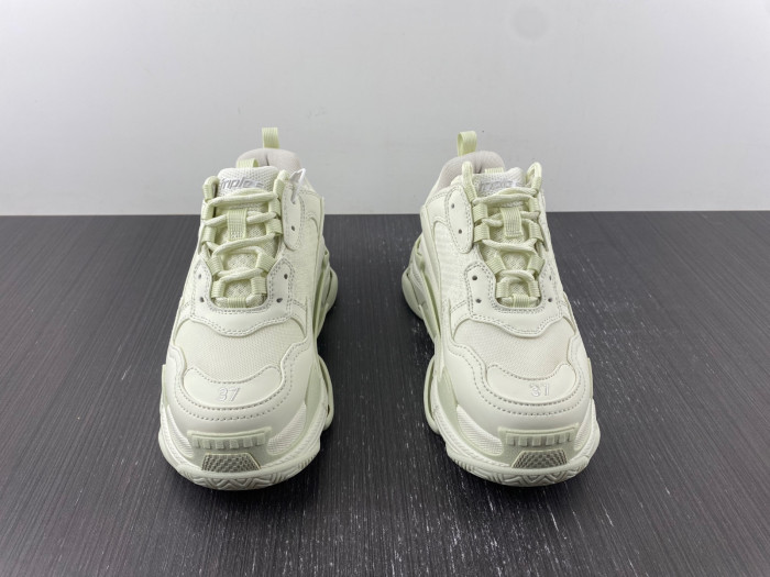 KICKWHO BLCG TRIPLE S SNEAKER 524039 W2CR5 9001