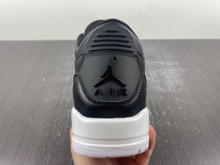 TB Jordan 3 Retro Cyber Monday (2016) 136064-020