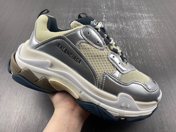 TB BLCG TRIPLE S SNEAKER 524039 W2FS2 8106