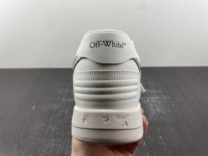 KICKWHO OFF-WHITE SNEAKER