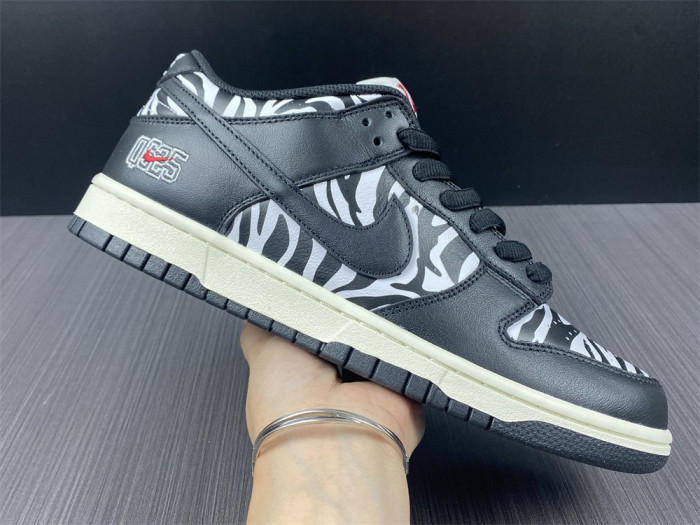 KICKWHO Quartersnacks x Dunk Low SB 'Little Debbies Zebra Cakes' DM3510-001