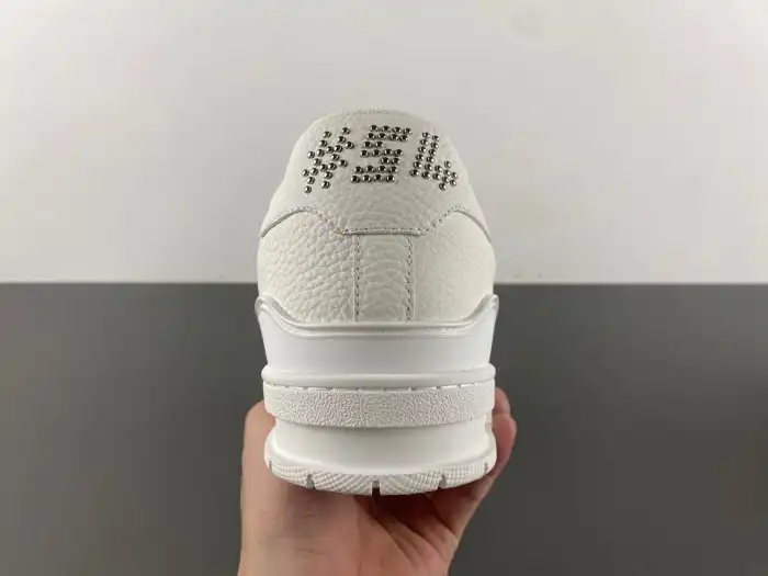 Cheap LY LV TRAINER SNEAKER 24121002