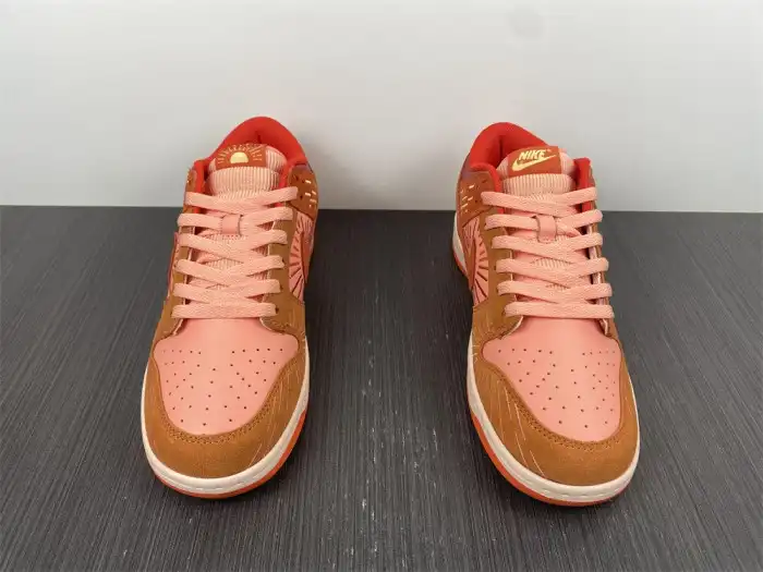 Bmlin Wmns Dunk Low 'Winter Solstice' DO6723-800