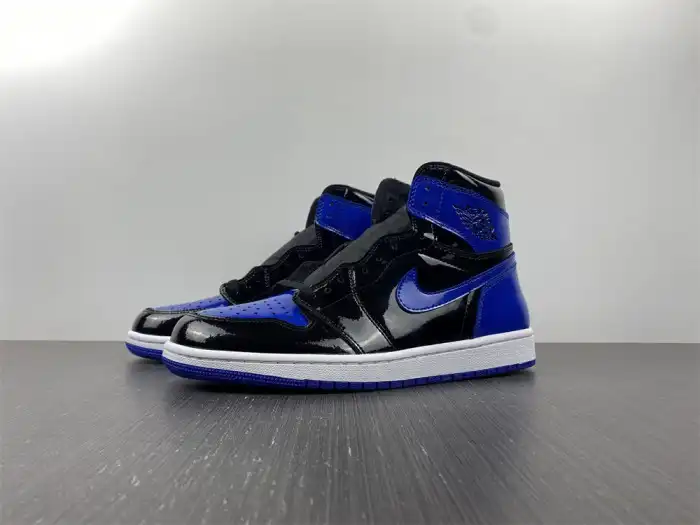 TB Jordan 1 Retro High OG 555088-404