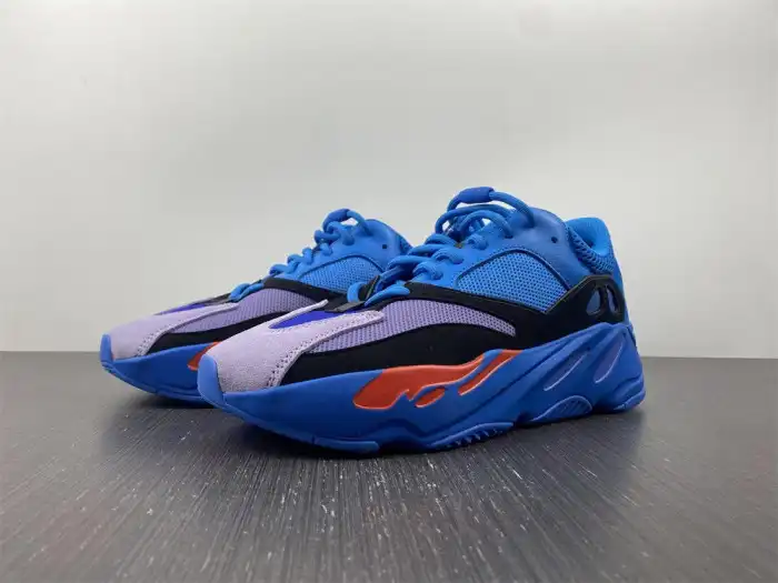 LY ADIDAS YEEZY BOOST 700 HI-RES BLUE HP6674