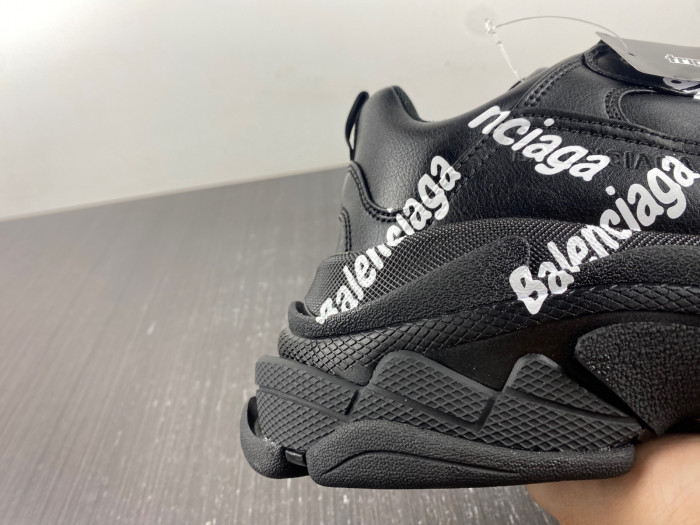 KICKWHO BLCG TRIPLE S SNEAKER 536737 W2FAB 1090