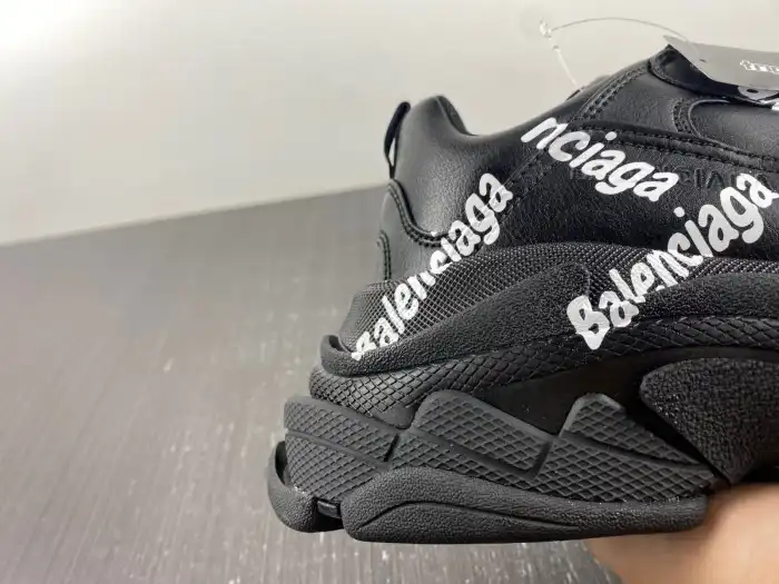 Reps LY BLCG TRIPLE S SNEAKER 536737 W2FAB 1090