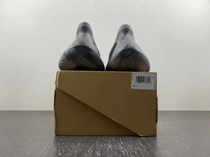 Rep LY Adidas Yeezy Foam RNR MX Granite IE4931