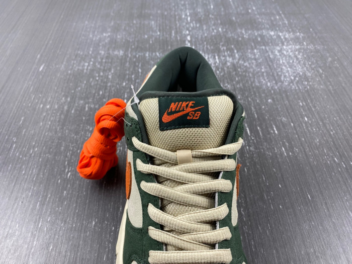 TB Nike SB Dunk Low Eire 304292-185