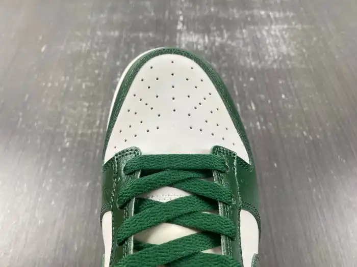 Cheap LY Nike Dunk Low LX WMNS Green Ostrich FJ2260-002