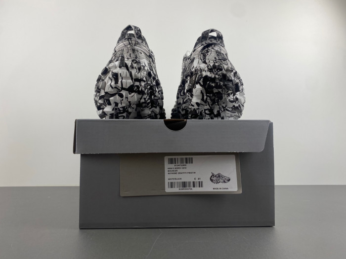 KICKWHO BLCG DEFENDER SNEAKER 685613 W2RG1 9010