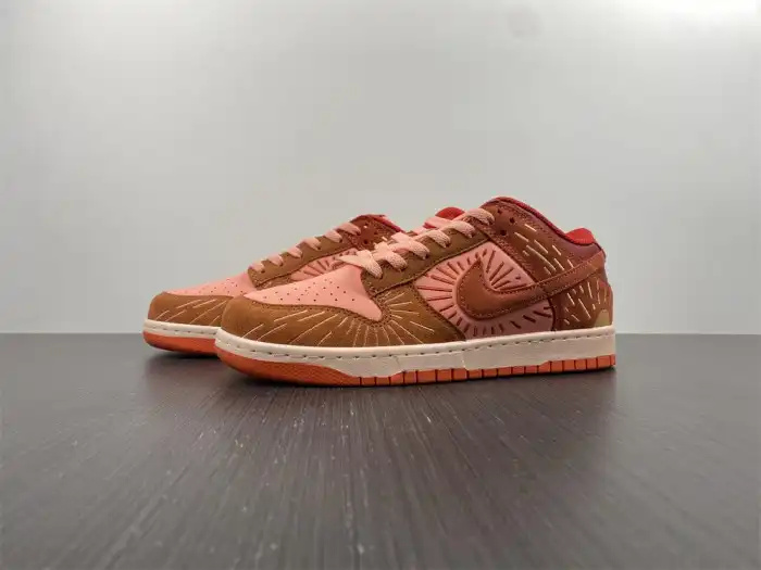 Reps LY Wmns Dunk Low 'Winter Solstice' DO6723-800