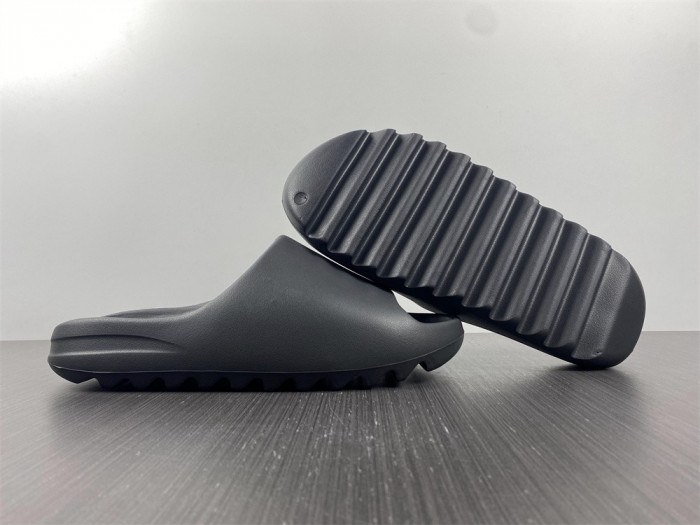 KICKWHO Adidas Yeezy Slide Onyx HQ6448