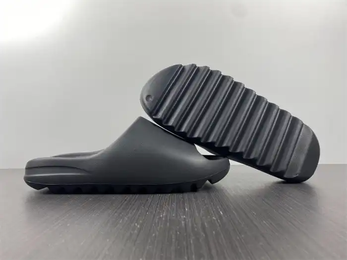 Kicktheory Adidas Yeezy Slide Onyx HQ6448