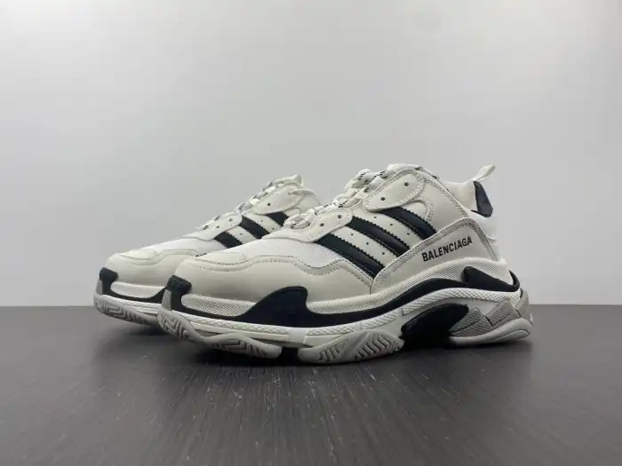 LY ADIDAS X BLCG TRIPLE S SNEAKER 710021 W3RN2 9016