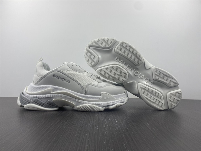 KICKWHO BLCG TRIPLE S SNEAKER 536737 W2F54 1200