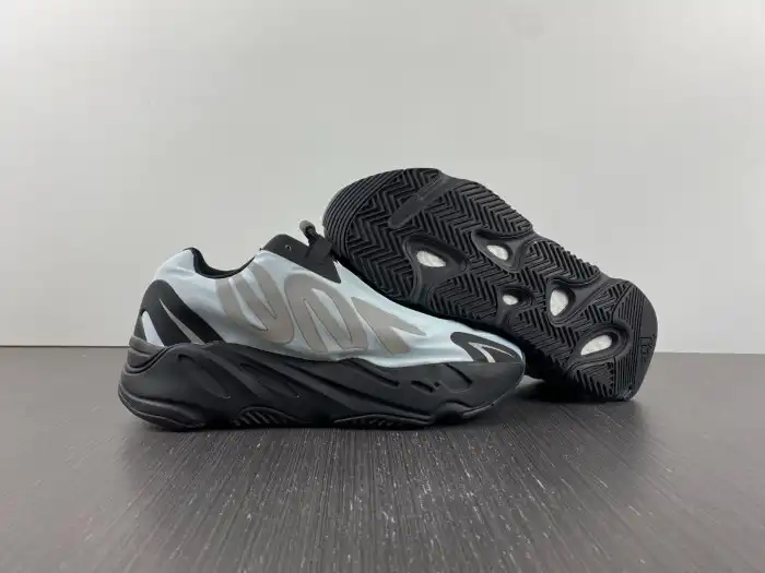 Bmlin Adidas Yeezy Boost 700 MNVN Blue Tint GZ0711