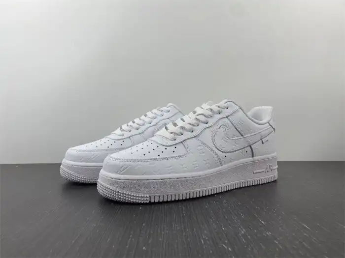 Husky LV x AIR FORCE 1 LD0212