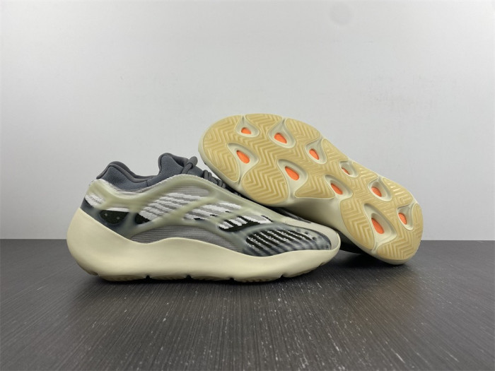 TB Adidas Yeezy 700 V3 Fade Salt ID1674