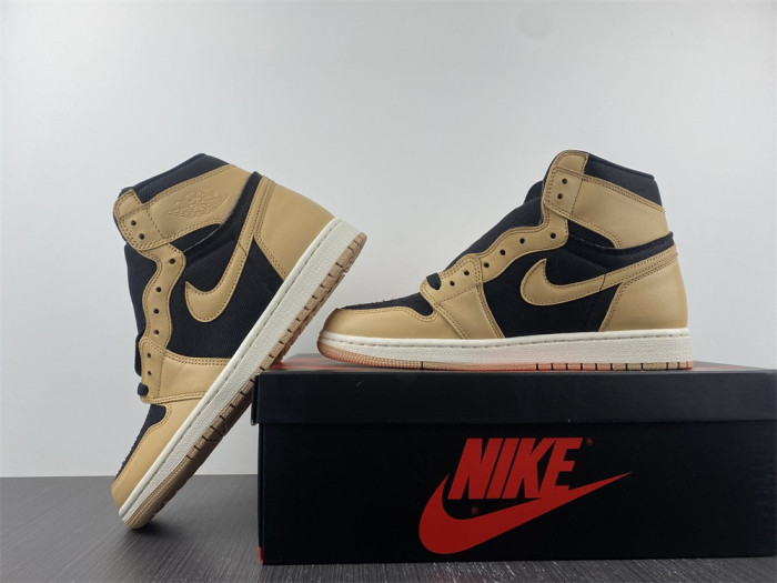 TB Air Jordan 1 High OG Heirloom 555088-202