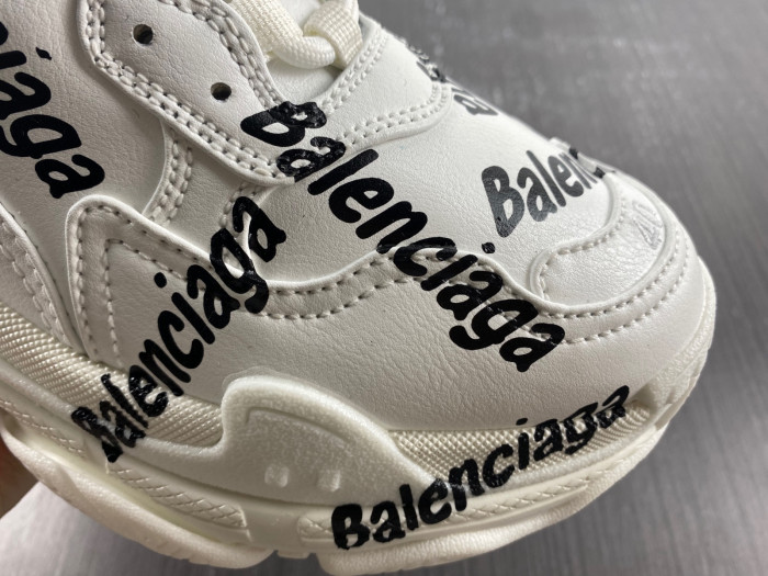 TB BLCG TRIPLE S SNEAKER 536737 W2FAB 9010