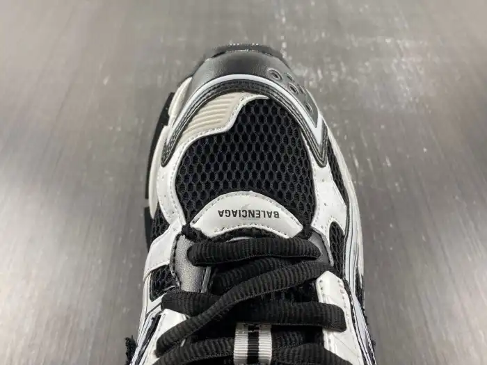 Reps LY BLCG RUNNER HIGH TOP SNEAKER 695764 W3RH2 9218